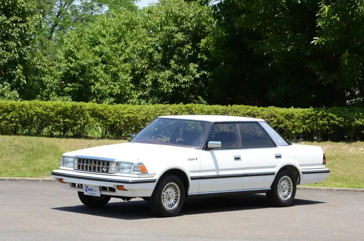 Toyota Crown Generations