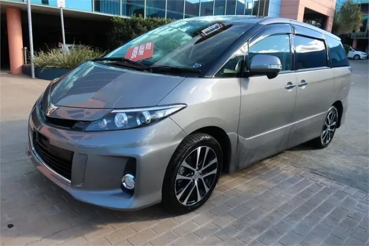 Toyota Estima 2015