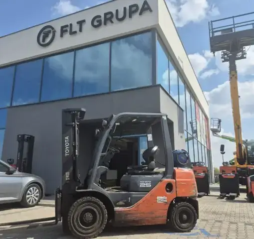 Toyota Flt