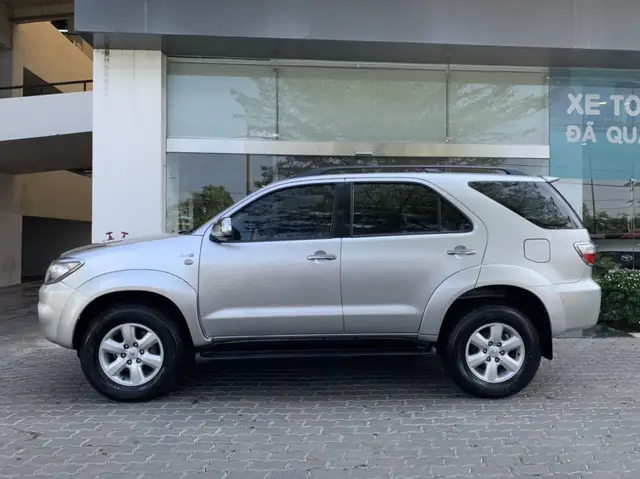 Toyota Fortuner 2011