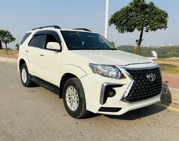 Toyota Fortuner 2012