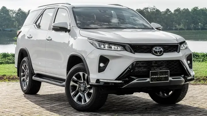 Toyota Fortuner Mt
