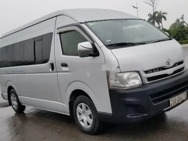 Toyota Hiace 2013
