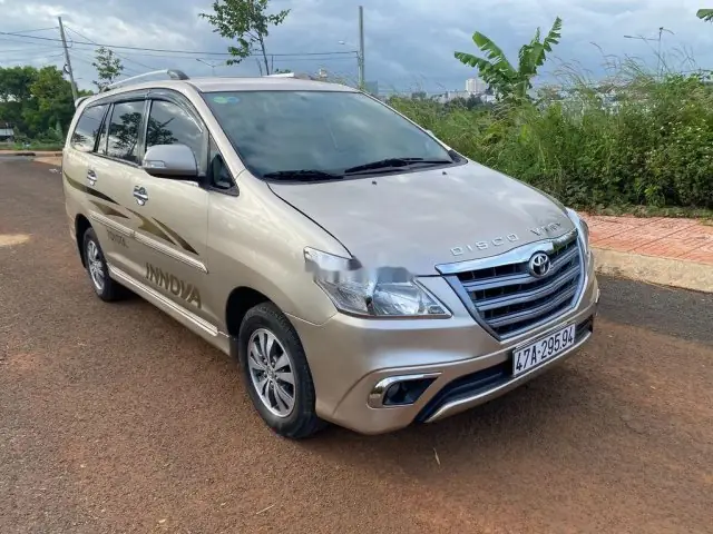 Toyota Innova 2015