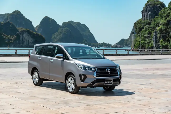 Toyota Innova Giá