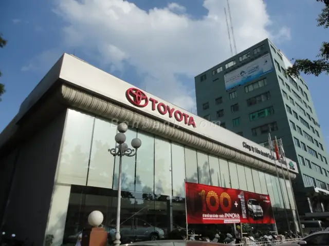 Toyota Láng Hạ
