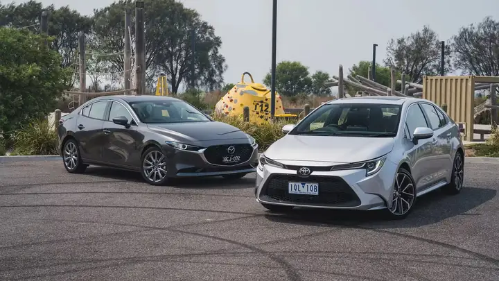 Toyota Mazda 3
