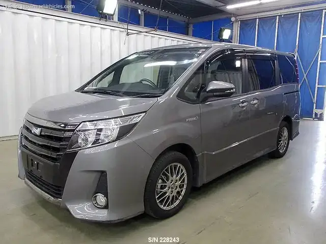 Toyota Noah Hybrid Toyota Noah Hybrid