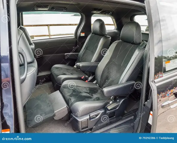 Toyota Previa Interior