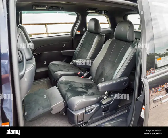 Toyota Previa Interior