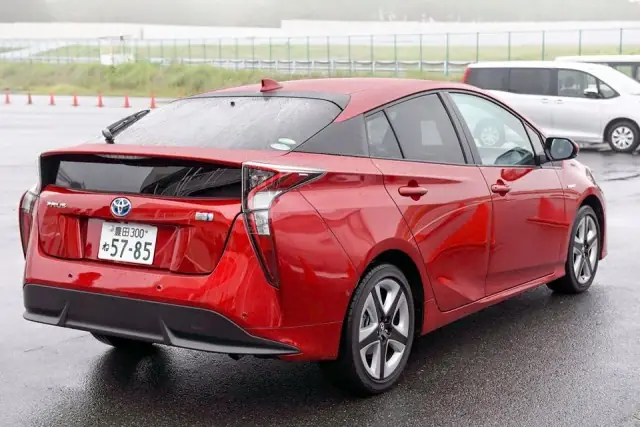 Toyota Prius Cũ Toyota Prius Cũ