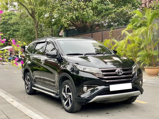 Toyota Rush Đen