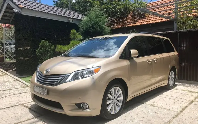 Toyota Sienna Cũ