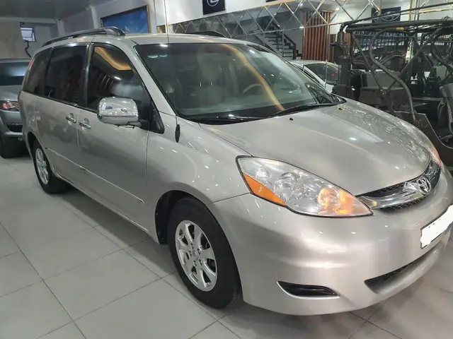 Toyota Sienna Cũ