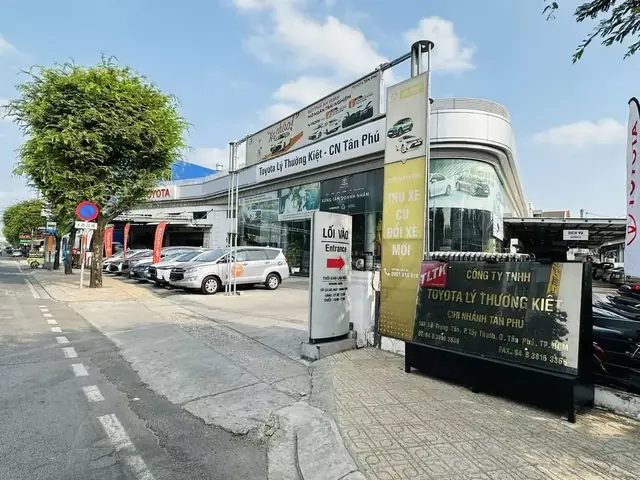 Toyota Tan