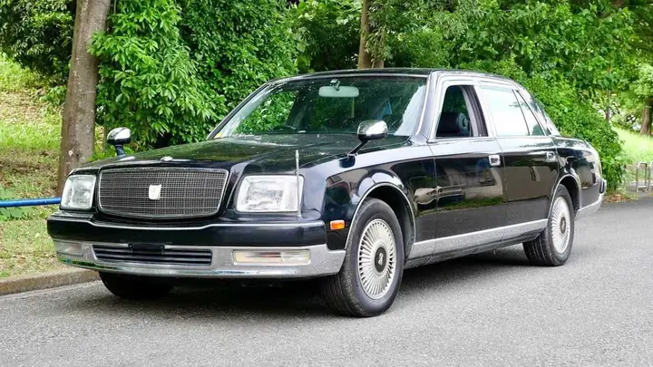 Toyota V12