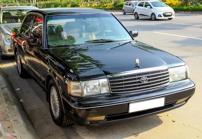 Xe Toyota Crown