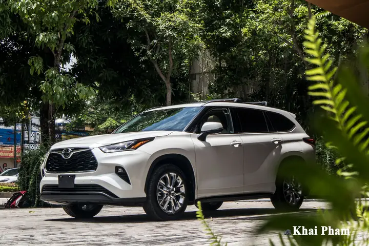 Xe Toyota Highlander