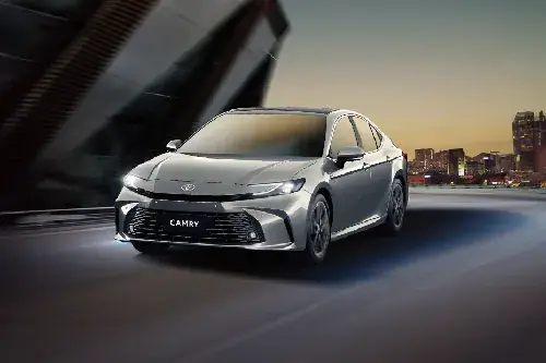 0-60 Toyota Camry 2.5 Hybrid 2019