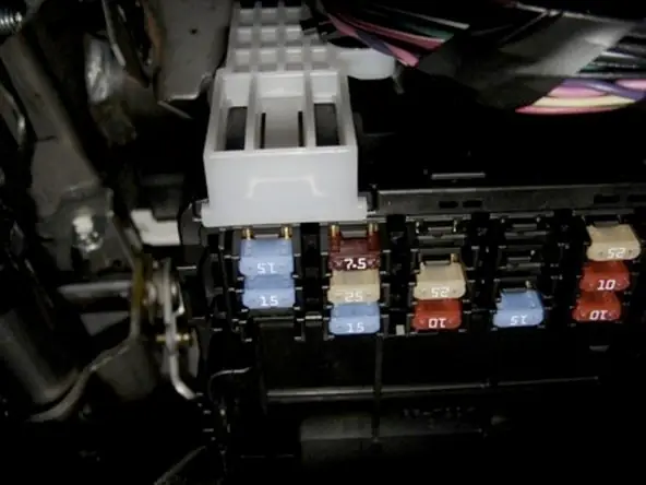 04 Toyota Corolla Fuse Box Location