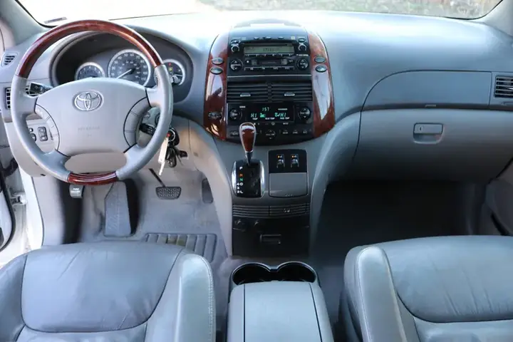 2004 Toyota Sienna Interior 2004 Toyota Sienna Interior