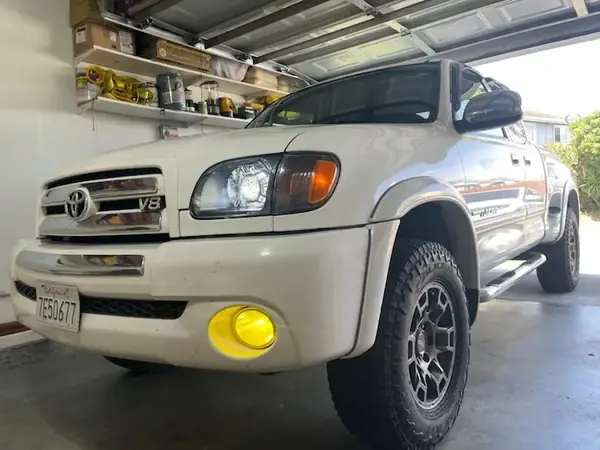 2004 Toyota Tundra Double Cab Headlights 2004 Toyota Tundra Double Cab Headlights