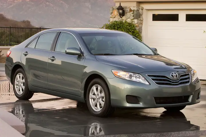 2010 Toyota Camry Le 2.5 Specs