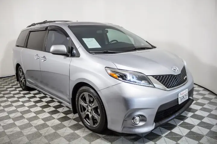 2017 Toyota Sienna Se