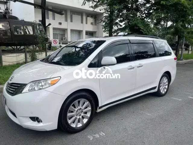 Bán Toyota Sienna 2011