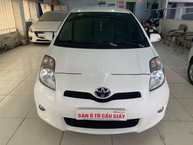 Bán Toyota Yaris 2013