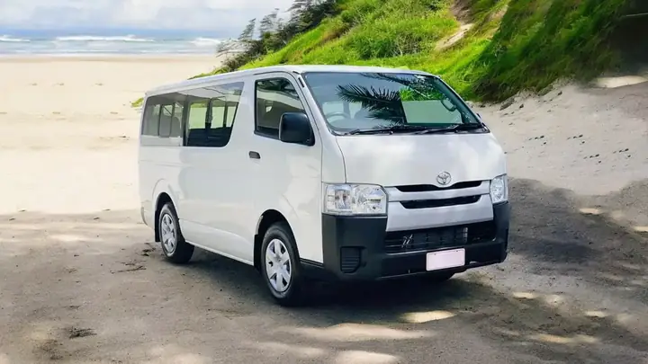Các Dòng Xe 9 Chỗ Toyota