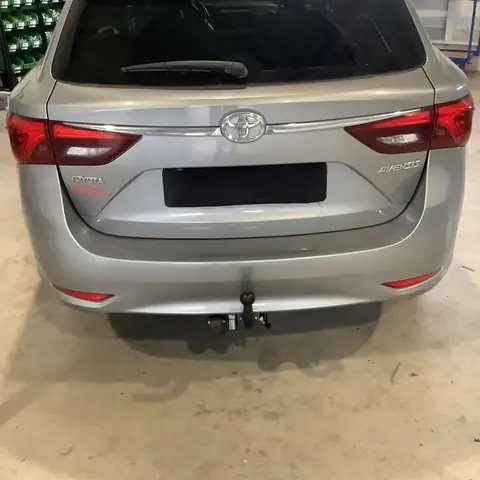 Dragkrok Toyota Avensis