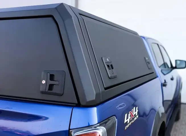 Flakkåpa Toyota Hilux