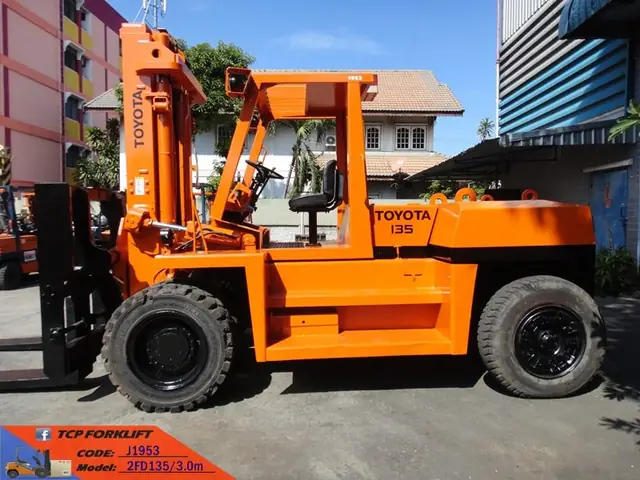 Forklift Toyota 2fd135 Forklift Toyota 2fd135