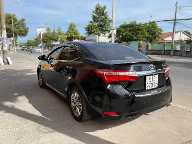 Giá Toyota Altis Cũ