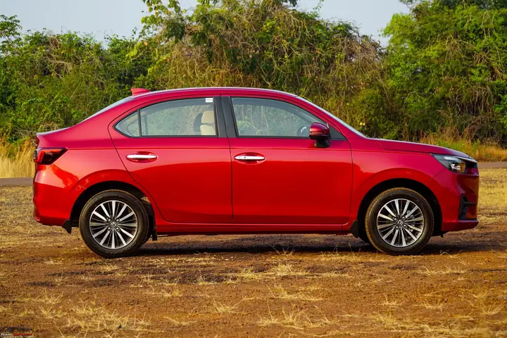 Giá Toyota Amaza