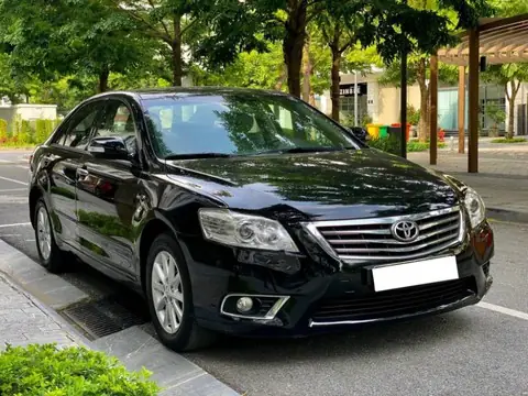 Giá Toyota Camry 2012