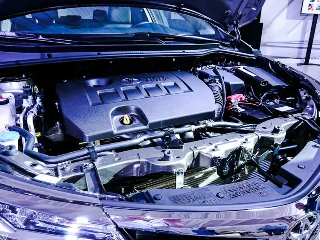 Giá Toyota Corolla 2017