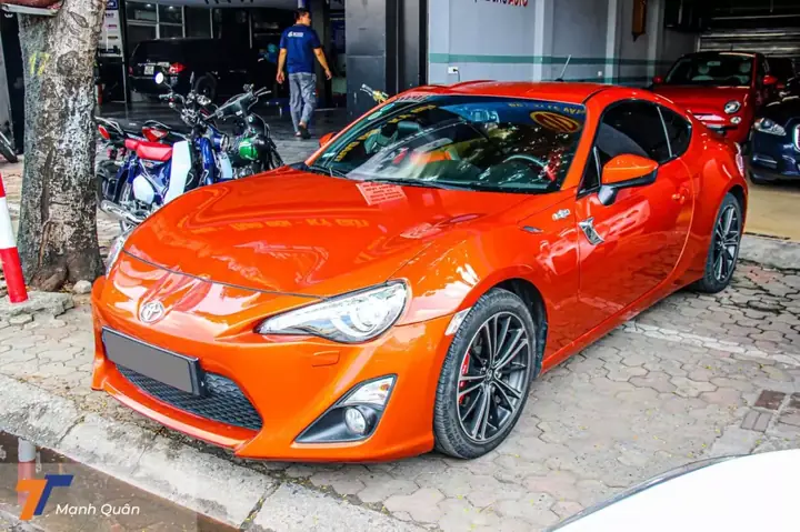 Giá Toyota F-86