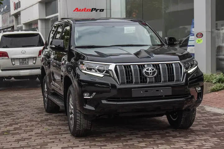 Giá Toyota Prado 2018