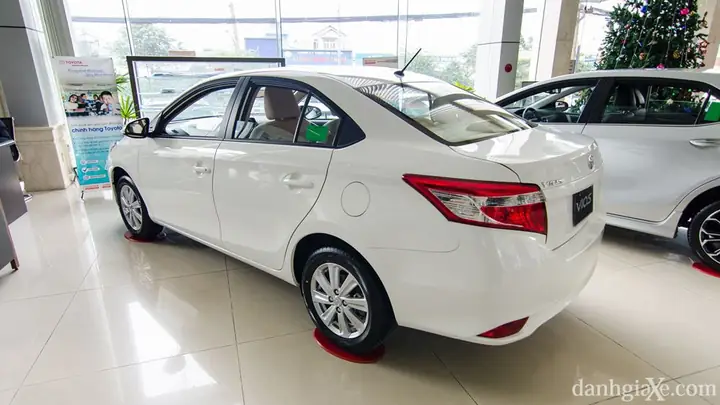 Giá Toyota Vios 2017