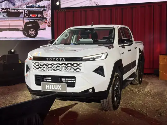 Giá Xe Bán Tải Toyota Hilux
