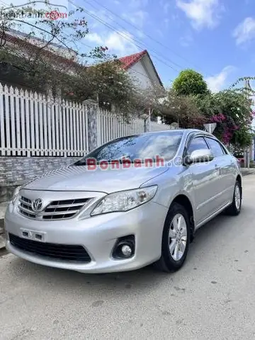 Giá Xe Toyota Corolla Altis 2012
