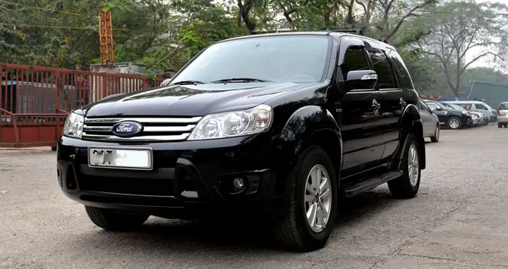 Gia Xe Toyota-innova-v-so-tu-dong-7-cho-179.html