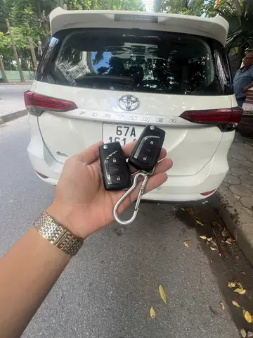 Làm Chìa Khóa Xe Toyota Fortuner Làm Chìa Khóa Xe Toyota Fortuner