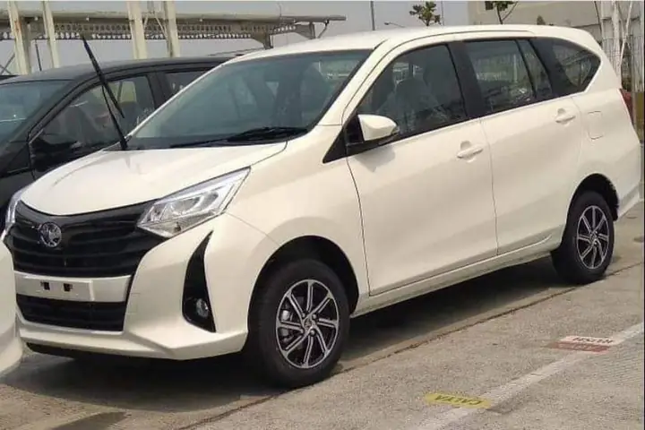 Mobil Toyota Calya Terbaru 2019