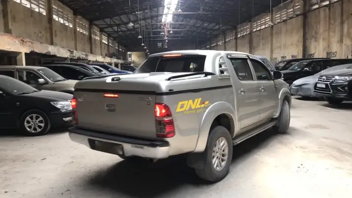 Nắp Thùng Toyota Hilux 2010