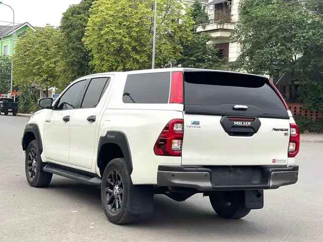 Nap Thung Toyota Hilux Nap Thung Toyota Hilux