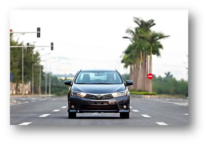 Nên Mua Xe Mazda Hay Toyota