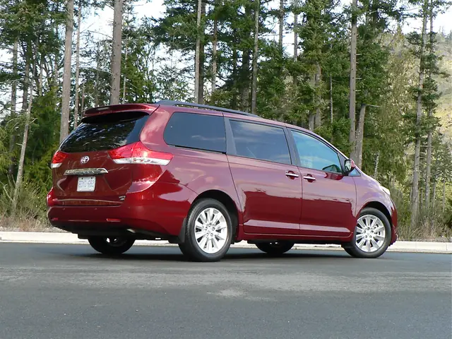 Nissan Quest Vs Toyota Sienna Nissan Quest Vs Toyota Sienna